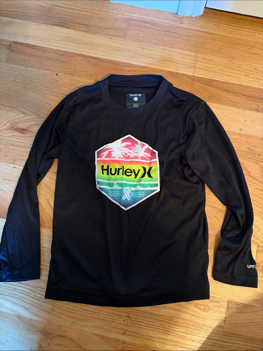 Hurley Black Kids Rashguard with Rainbow Logo, size 5/6
